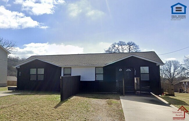 Foto del edificio - 427 Revels Dr