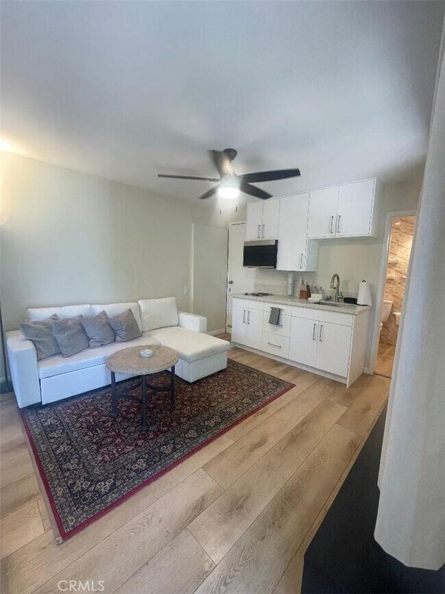 Foto del edificio - 23415 Vanowen St
