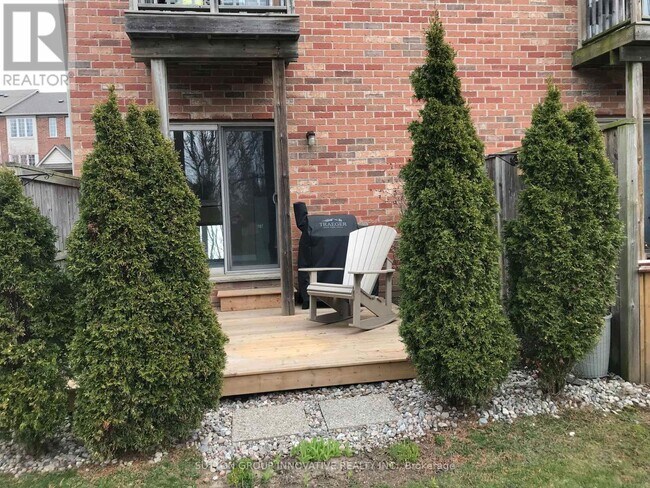 Photo du bâtiment - 15 Chapman Ln