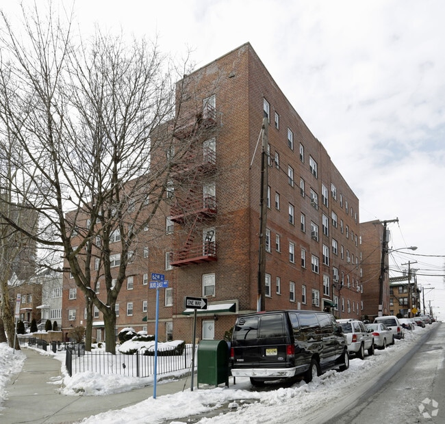Riverside Terrace Apartments West New York, NJ