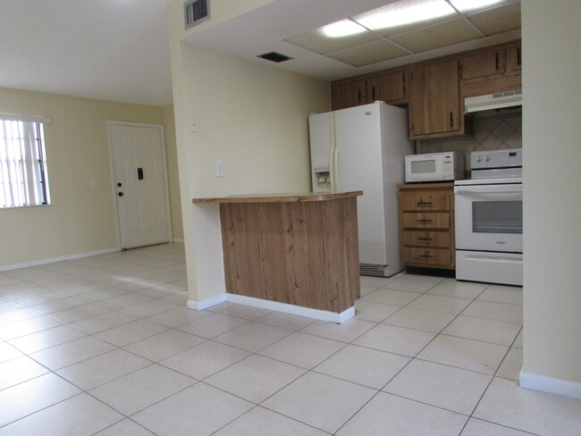 Building Photo - 4660 Oak Terrace Dr