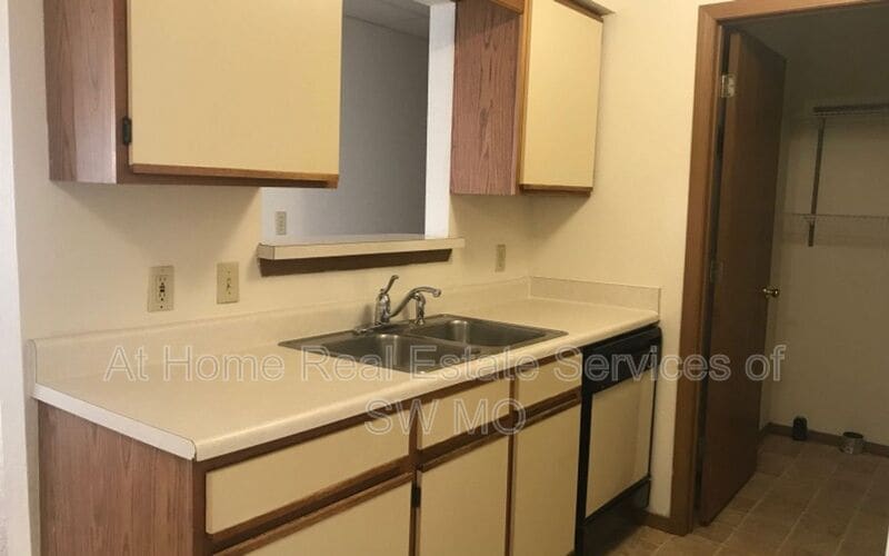 781 E Bain St, Ozark, MO 65721 Condo for Rent in Ozark, MO