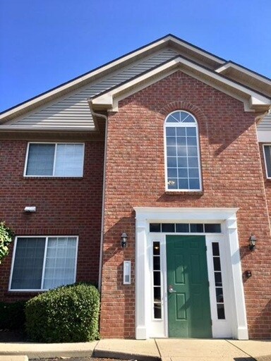 Foto principal - 757 Spring Valley Dr