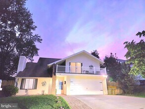 Building Photo - 7813 Mulberry Bottom Ln