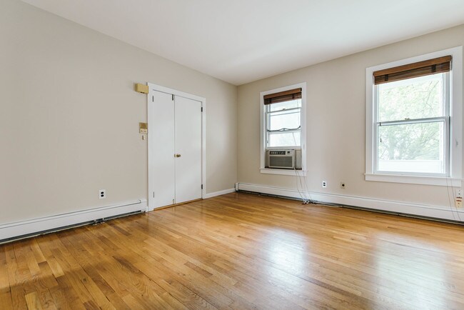 Living Room - 114 Prospect St
