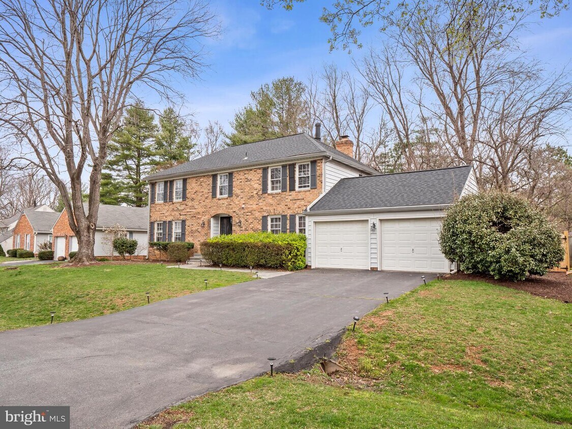 9420 Copenhaver Dr, Potomac, MD 20854 House for Rent in Potomac, MD