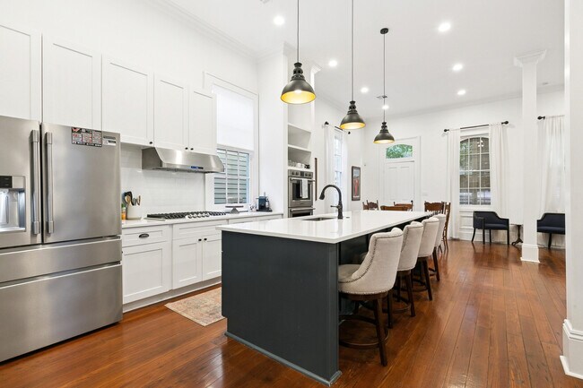 Building Photo - 2335 N Rampart St