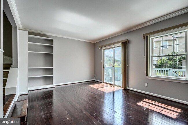Foto del edificio - 9 Guinevere Ct