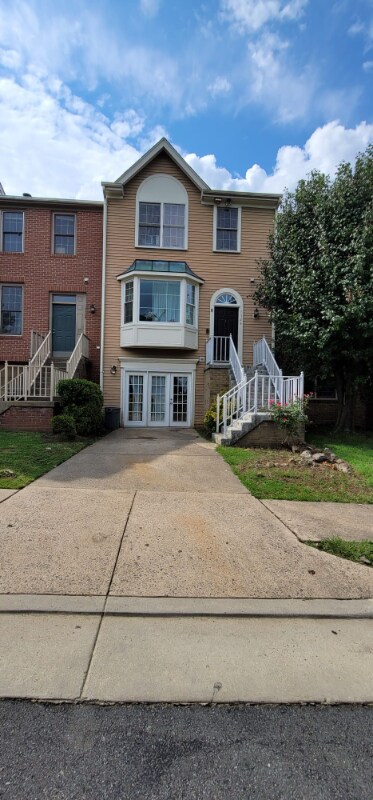 Foto principal - 7726 Black Horse Ct