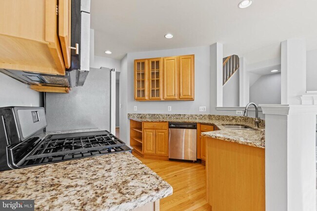 Building Photo - 46202 Walpole Terrace