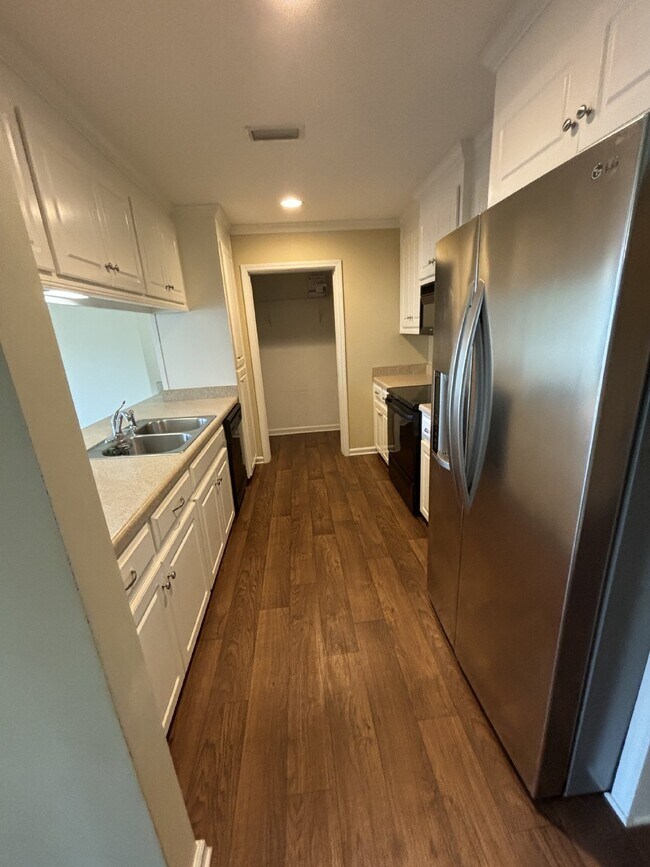 Building Photo - AVAILABLE FOR RENT - 128 Montreat Ct. Doth...