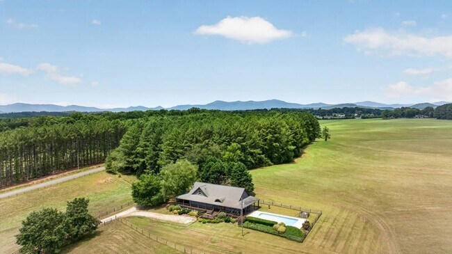 Building Photo - 441 State Rd 1541