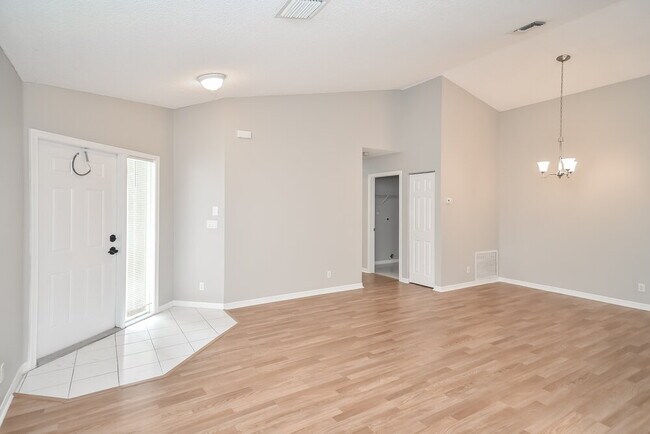 Building Photo - 23333 Sunview Way