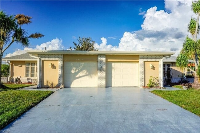 Building Photo - 6004 Deming Ave