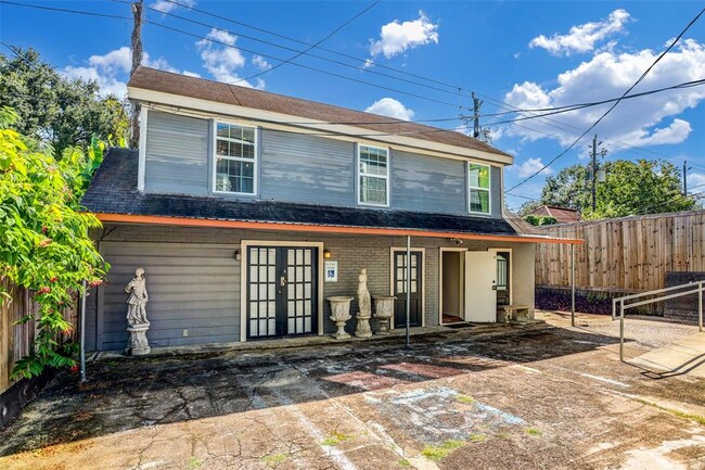 Building Photo - 239 Westheimer Rd