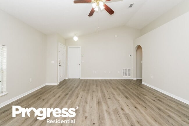 Building Photo - 927 Brenton Leaf Dr