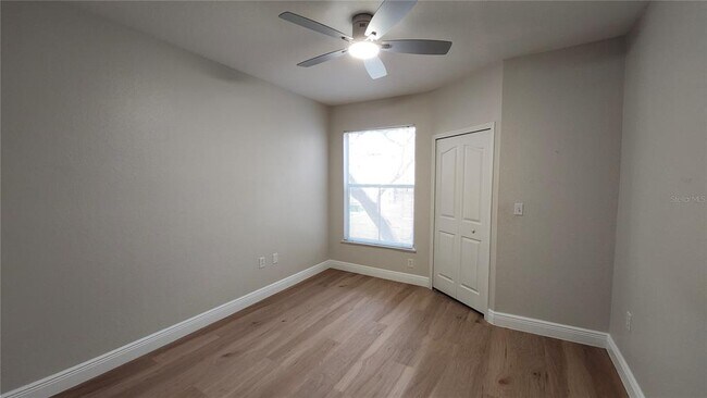 Foto del edificio - 5813 Legacy Crescent Pl