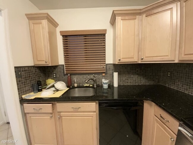 Building Photo - 2811 Lee Oaks Ct