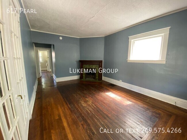Building Photo - 617 Pearl-