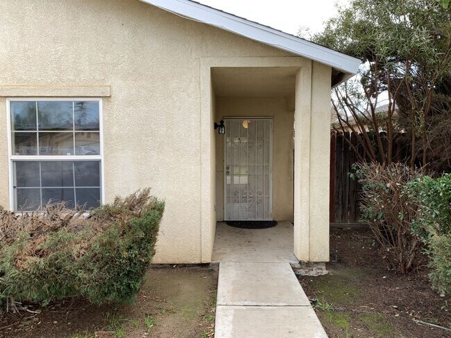 Foto del edificio - 6204 Straub Ln