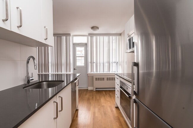 Building Photo - 95 Jameson Ave