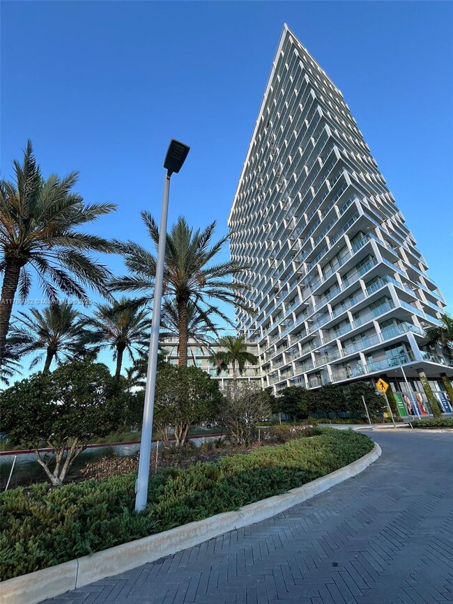 Building Photo - 2000 Metropica Wy