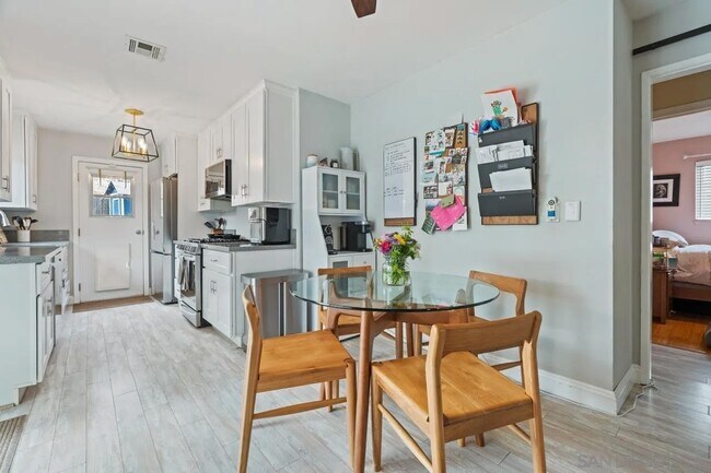 Foto del edificio - 9126 Heatherdale St