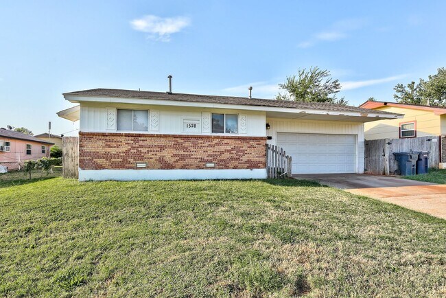Foto del edificio - 1528 SE 49th Terrace