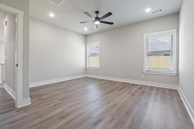 Foto del edificio - 7002 SW Basswood Ave