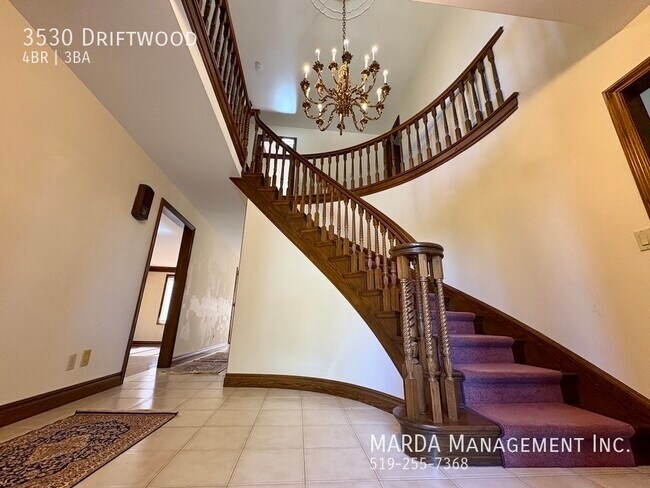 Photo du bâtiment - CHARMING 4 BED/ 2.5 BATH HOME - SOUTH WIND...