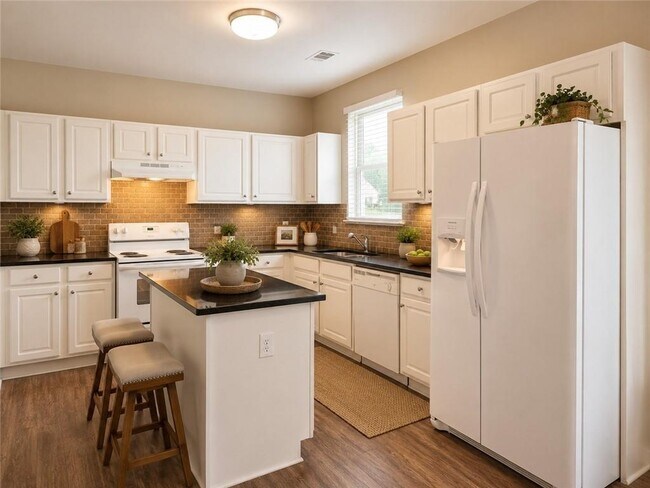 Foto del edificio - 6010 Stonebrook Ln