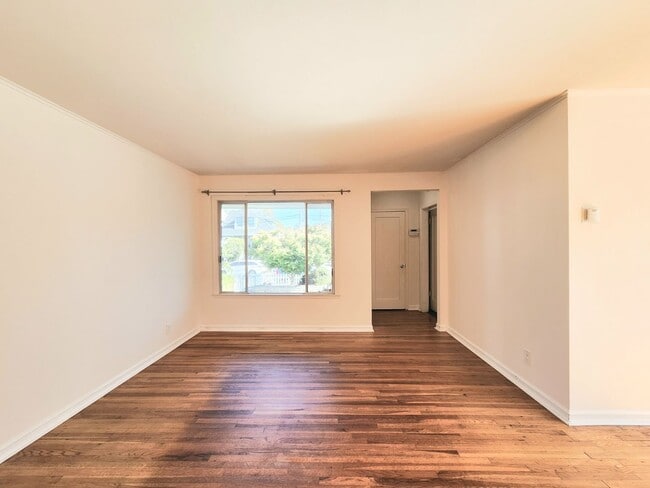 Foto del edificio - 2 bedroom duplex home