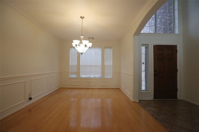 Foto del edificio - 1611 Candleston Ln