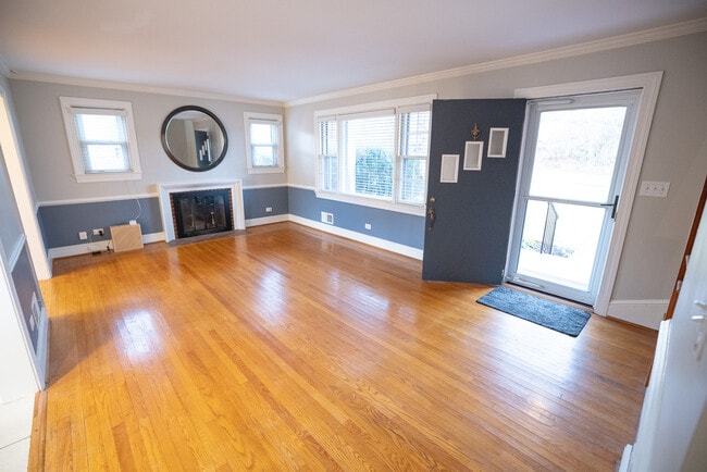 Sala de estar - 1210 Mowbray Pl