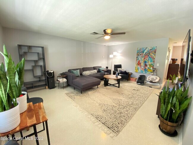 Building Photo - 2668 Bernice Ct