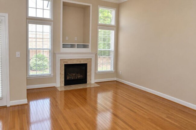 Foto del edificio - 4305 Flintlock Ln