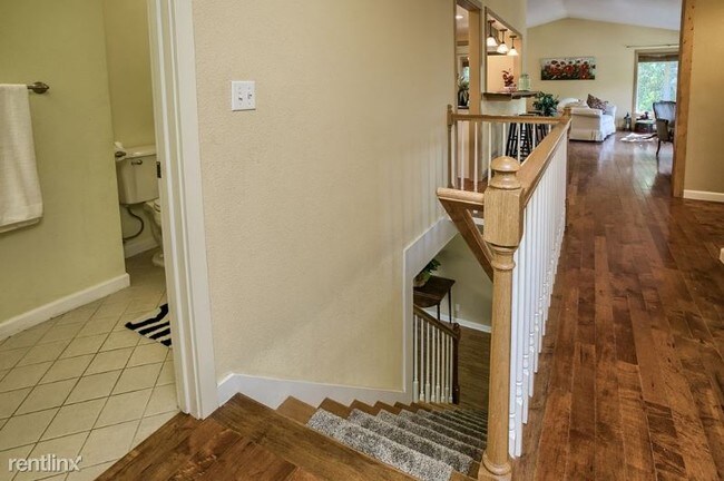 Foto del edificio - 1594 Angel Crest Dr