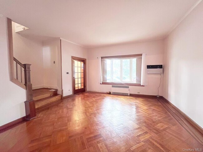 Foto del edificio - 84-07 63rd Ave
