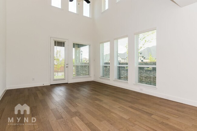 Building Photo - 15518 Kestrel Mews
