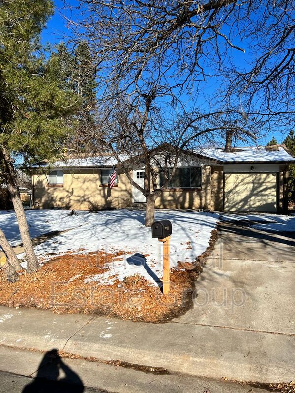 Primary Photo - 604 S Quentin St