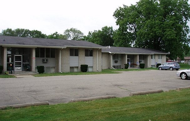 Primary Photo - 1375 E Cross St