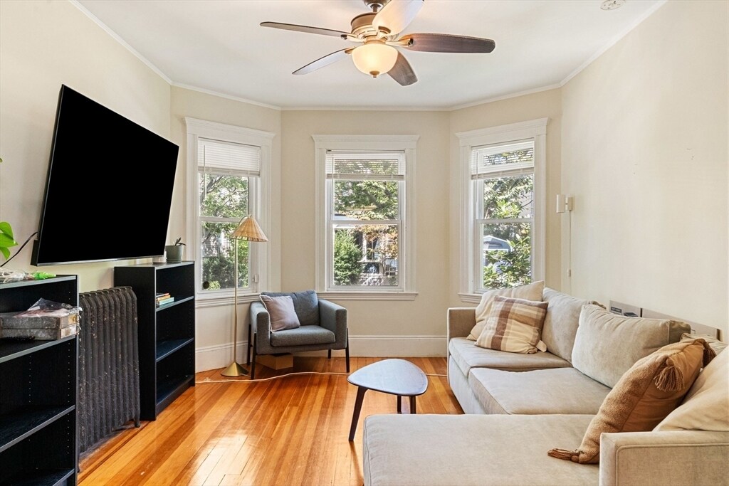 Primary Photo - 14 Trescott St