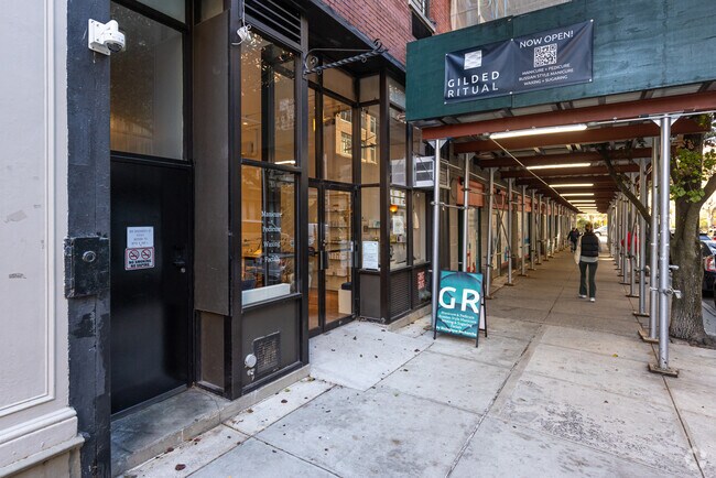Entrance - 147-149 Reade St