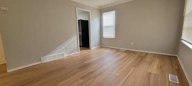 Building Photo - 12747 Vernon Ave