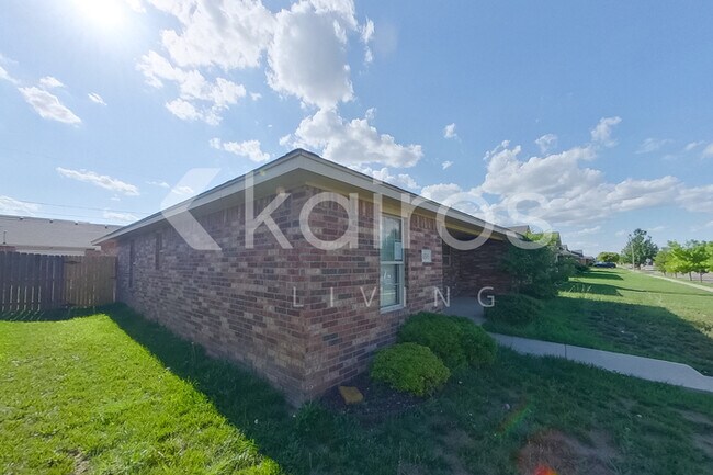 Foto del edificio - 4506 S Roberts St
