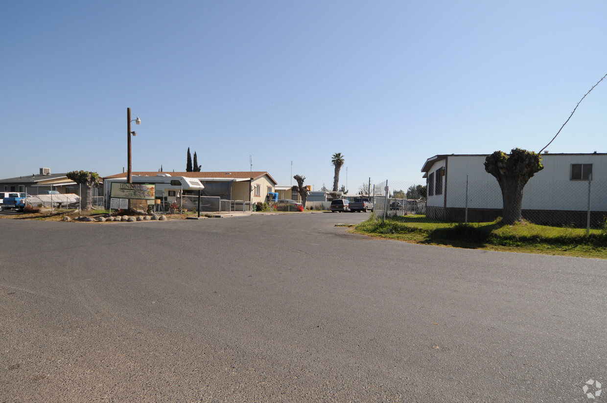 Building Photo - Jennings Mobile Home Manor