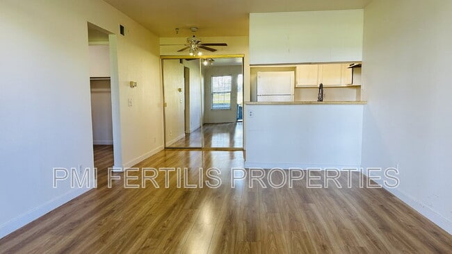 Building Photo - 18242 Parkview Ln