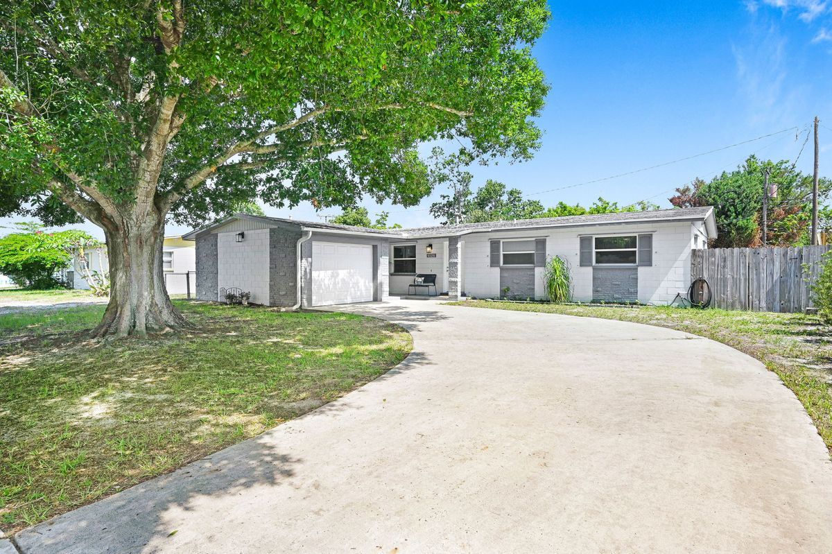 Foto principal - 1028 Coronado Dr