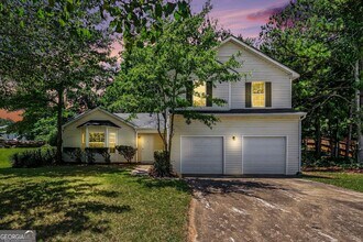 Building Photo - 2233 Glen Briar Way
