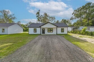 Building Photo - 106 County Rd 3704